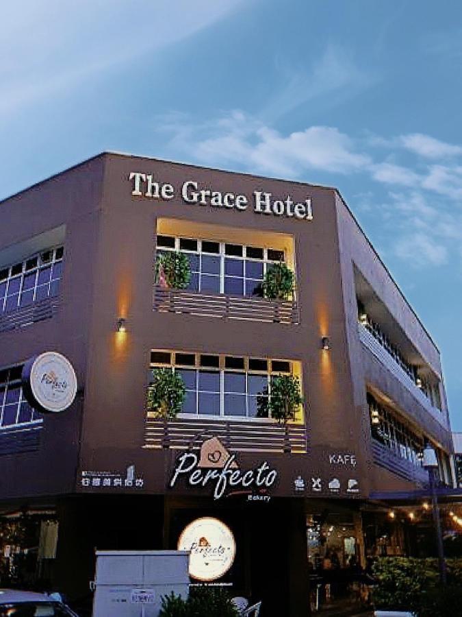 The Grace Hotel Muar Exterior photo